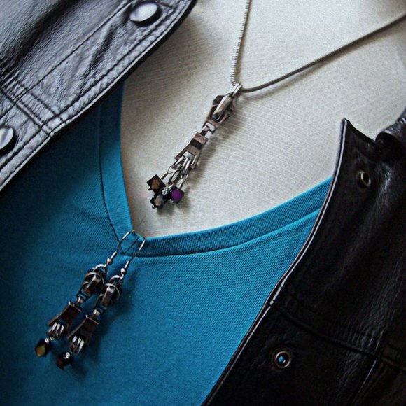 Hand Made Steampunk Necklace and Earrings - Picture 5 of 6